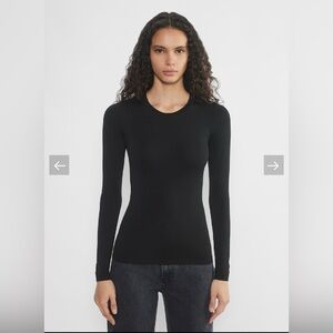 Aritzia Sunday Best Smooth Seamless Willow Hip Longsleeve - Black - Size M